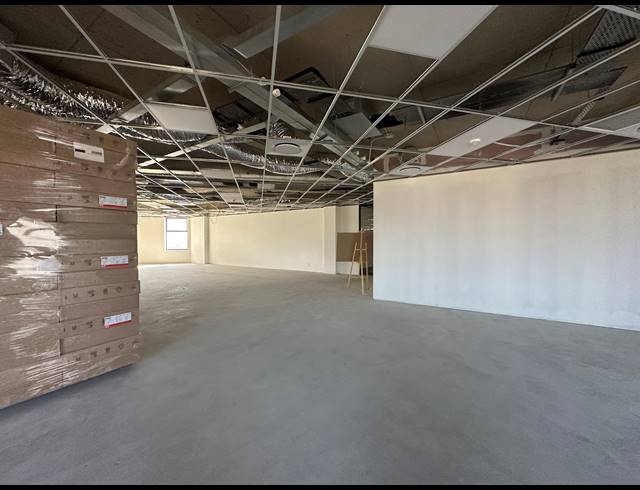 512M² OFFICE TO LET IN GLENADRIENNE